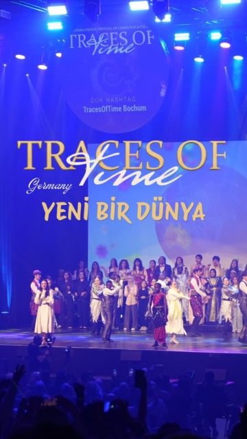 Hep birlikte yeni bir dünya kuruyoruz.